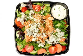 Buffalo Chicken Salad w/ Organic Greens